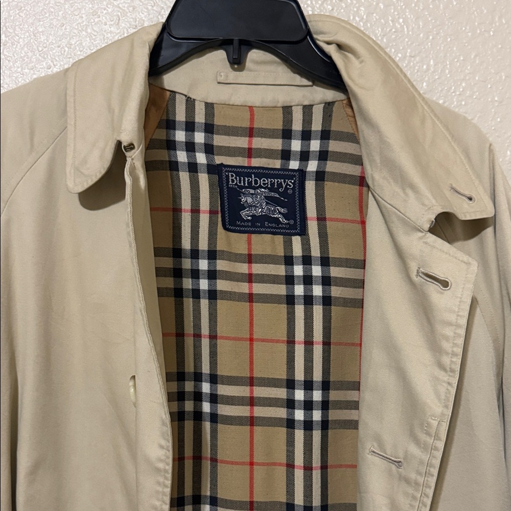Burberry Classic Tan Trench Coat for Men
